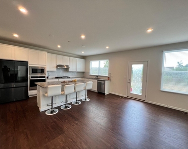 3607 Ambrosia Drive - Photo Thumbnail 2