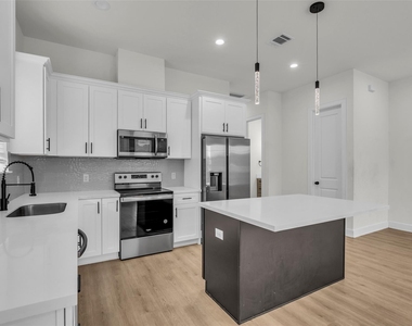 3829 Goodhope Street - Photo Thumbnail 9