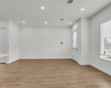 3829 Goodhope Street - Photo Thumbnail 7