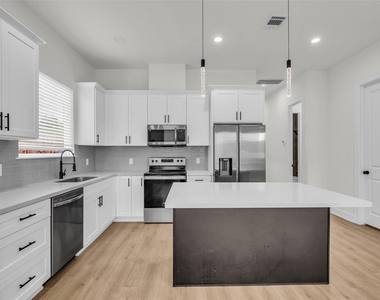 3829 Goodhope Street - Photo Thumbnail 8