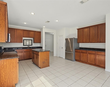 5318 Fossil Stone Lane - Photo Thumbnail 12