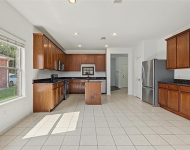 5318 Fossil Stone Lane - Photo Thumbnail 10