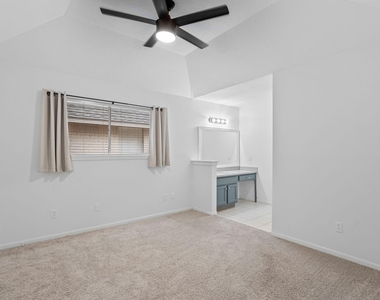 22 Braemar Forest Street - Photo Thumbnail 11