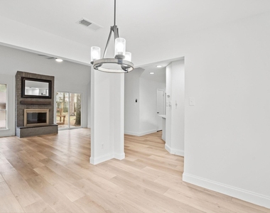22 Braemar Forest Street - Photo Thumbnail 4