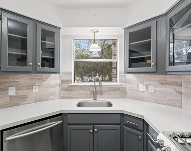 22 Braemar Forest Street - Photo Thumbnail 8