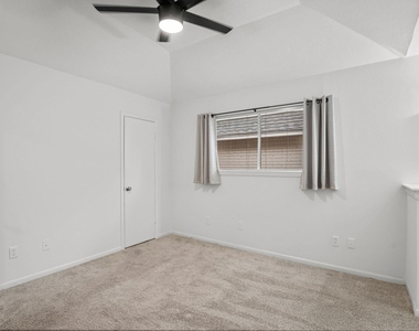 22 Braemar Forest Street - Photo Thumbnail 13