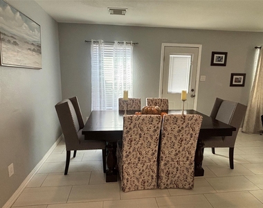 9406 Freemont Fair Court - Photo Thumbnail 3