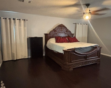 9406 Freemont Fair Court - Photo Thumbnail 7