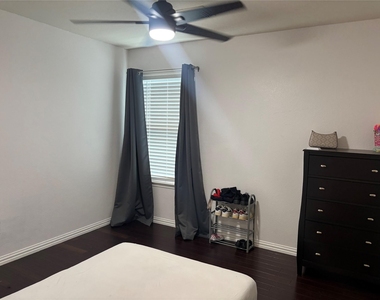 9406 Freemont Fair Court - Photo Thumbnail 8