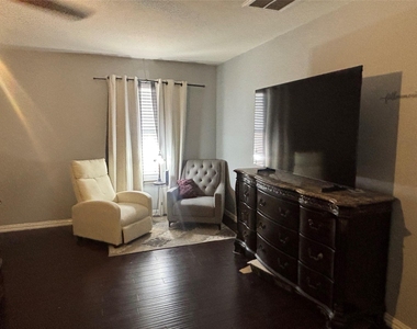 9406 Freemont Fair Court - Photo Thumbnail 6