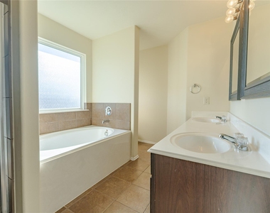 14915 Tranquility Ridge Court - Photo Thumbnail 32
