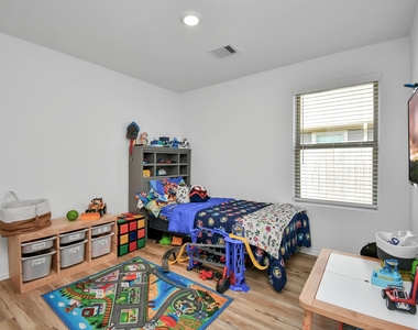 932 Gentle Moss Drive - Photo Thumbnail 26