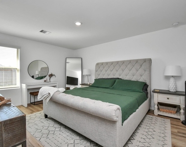 932 Gentle Moss Drive - Photo Thumbnail 17