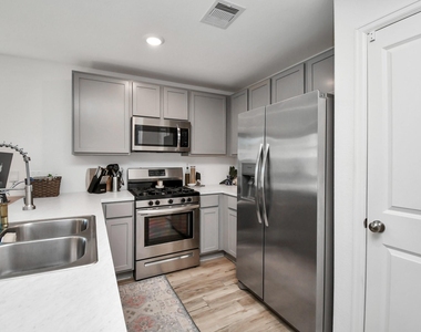932 Gentle Moss Drive - Photo Thumbnail 15