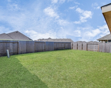 932 Gentle Moss Drive - Photo Thumbnail 32
