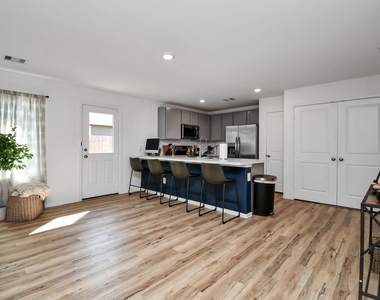 932 Gentle Moss Drive - Photo Thumbnail 10