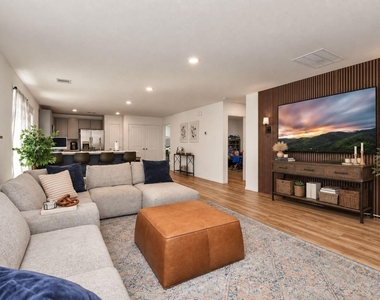 932 Gentle Moss Drive - Photo Thumbnail 1