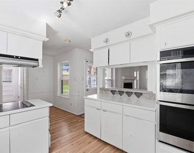 5814 Old Lodge Drive - Photo Thumbnail 8
