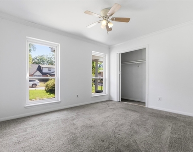 5814 Old Lodge Drive - Photo Thumbnail 12