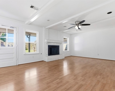5814 Old Lodge Drive - Photo Thumbnail 4