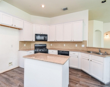 128 Long Canyon Lane - Photo Thumbnail 11