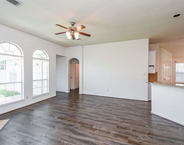 128 Long Canyon Lane - Photo Thumbnail 8