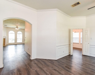 128 Long Canyon Lane - Photo Thumbnail 5