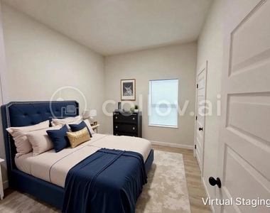 326 Clearwater Street - Photo Thumbnail 6