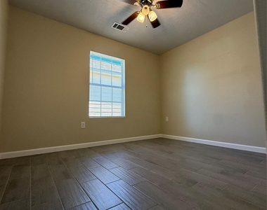 310 Misty Day Lane - Photo Thumbnail 8