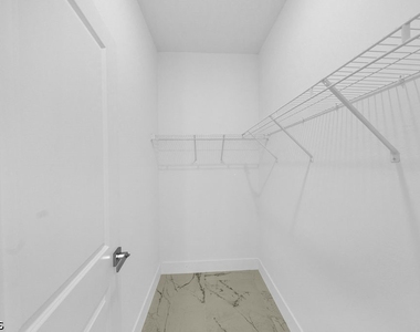 1025 Gladys Street - Photo Thumbnail 27