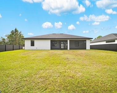 1025 Gladys Street - Photo Thumbnail 24