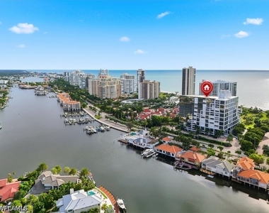 4751 Gulf Shore Boulevard N - Photo Thumbnail 2
