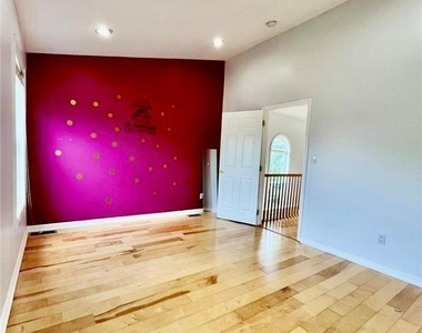 456 Hartford - Photo Thumbnail 21