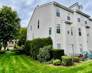 456 Hartford - Photo Thumbnail 2