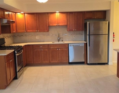 245 Hillside - Photo Thumbnail 6