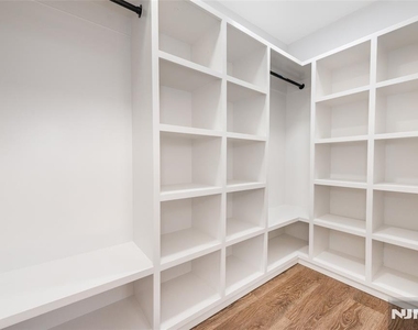 1150 Grove - Photo Thumbnail 16