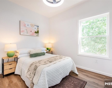 1150 Grove - Photo Thumbnail 9