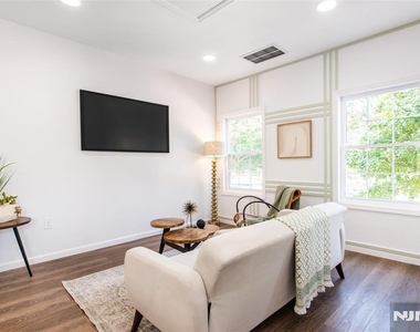 1150 Grove - Photo Thumbnail 3