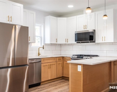 1150 Grove - Photo Thumbnail 20