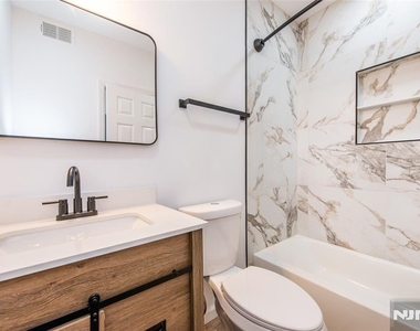 1150 Grove - Photo Thumbnail 17