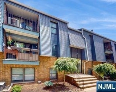 700 Schuyler - Photo Thumbnail 1