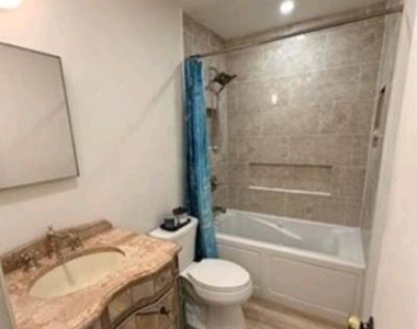700 Schuyler - Photo Thumbnail 9