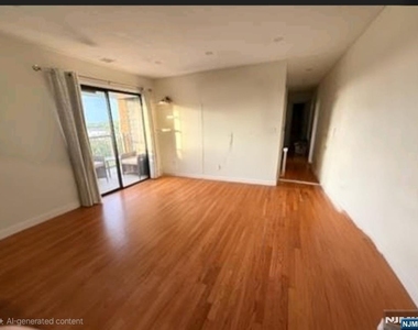 700 Schuyler - Photo Thumbnail 4