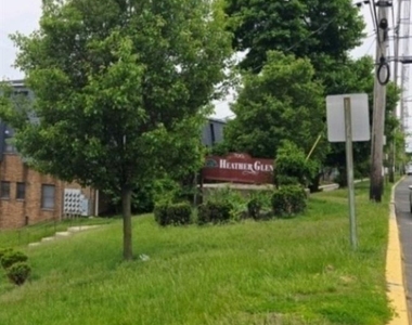 700 Schuyler - Photo Thumbnail 2