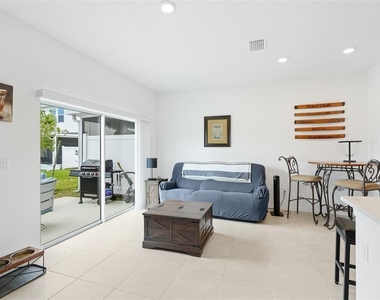 15067 Ginetti Street - Photo Thumbnail 9
