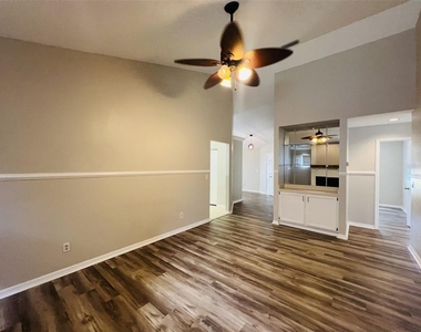 2222 Springrain Drive - Photo Thumbnail 18
