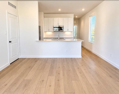 2851 Pioneer Trail - Photo Thumbnail 6