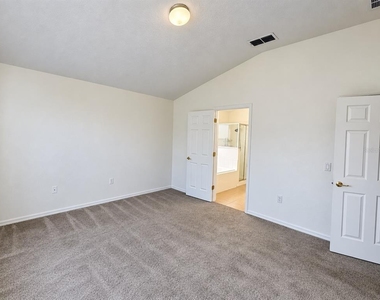 4795 Cumbrian Lakes Drive - Photo Thumbnail 20