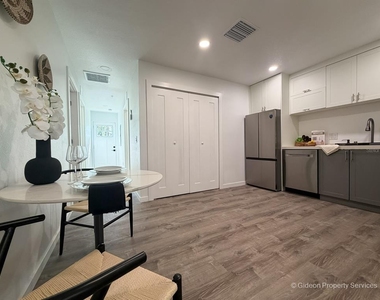211 Se 21st Terrace - Photo Thumbnail 9