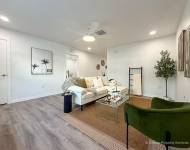 211 Se 21st Terrace - Photo Thumbnail 1